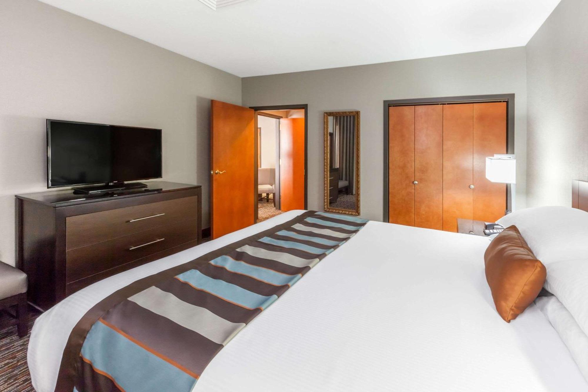 วินเกท บาย วินด์แฮม ซิลเวเนีย/โทเลโด Hotel Sylvania ภายนอก รูปภาพ